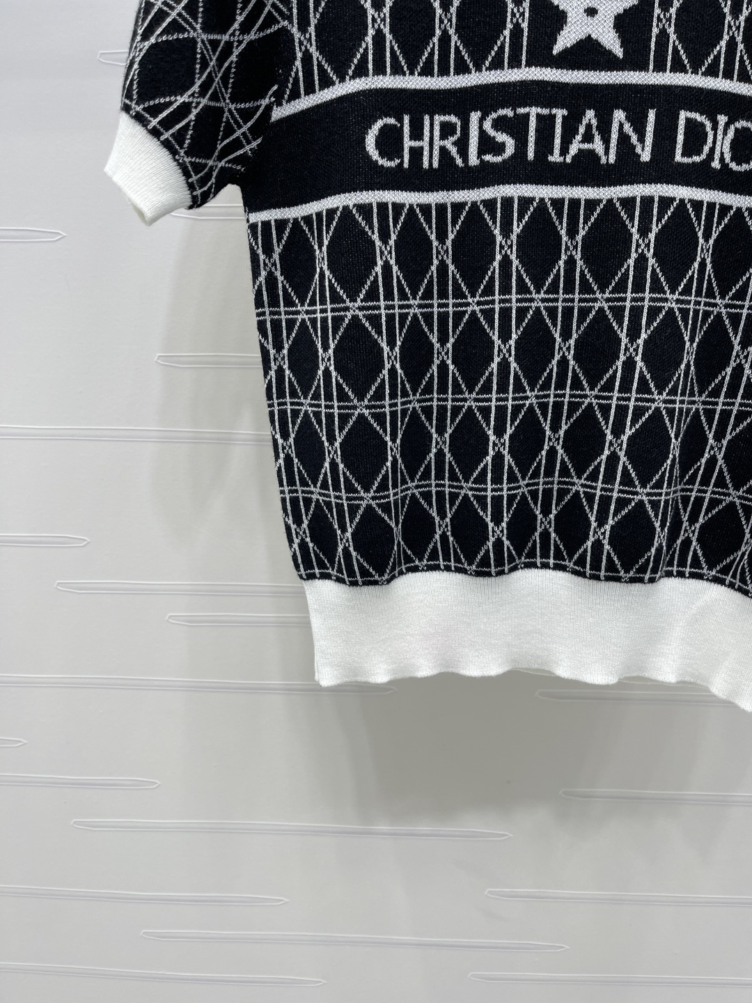 Women's short sleeves